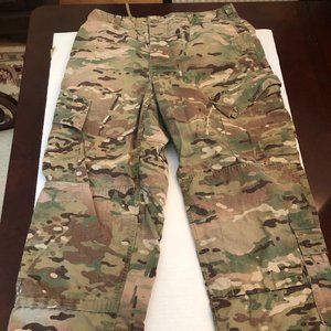 US Army Issue Combat Uniform Fatigues - Medium